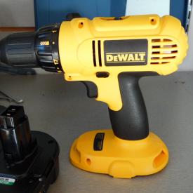 MaxSold Auction: This auction features snow thrower, leather love seat, area rugs, DeWalt cordless drill, glass table, stools, decor, prints, IKEA paong chair, sofa, Singer sewing machine, tools, queen size bed, lamp, dresser, children toys and more.